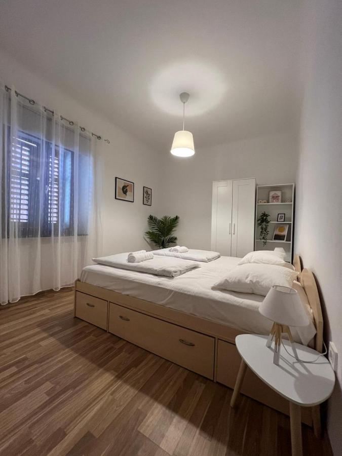 Sml Apartments 1 Izola Luaran gambar