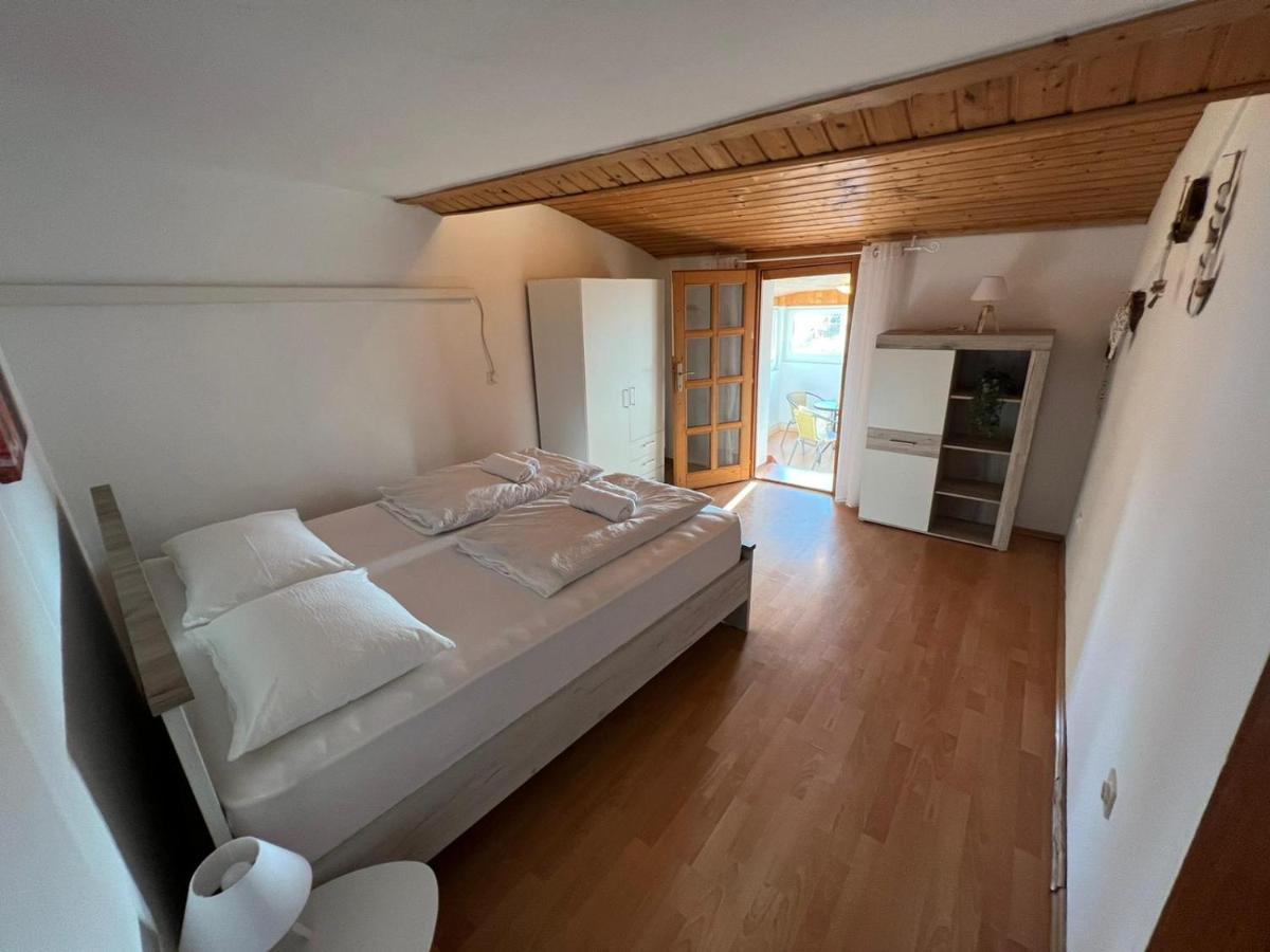 Sml Apartments 1 Izola Luaran gambar