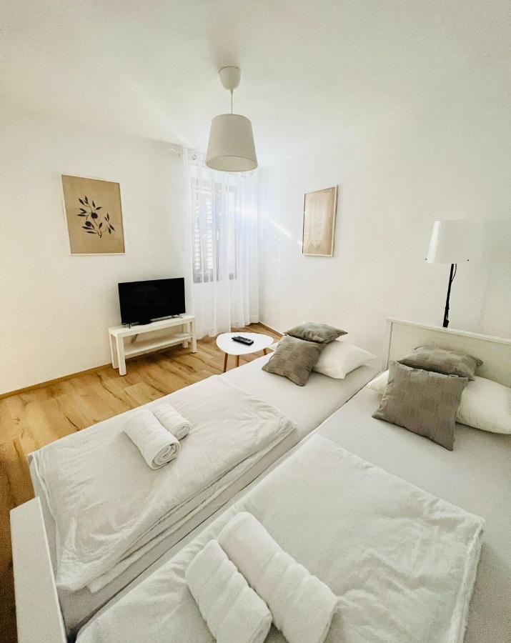 Sml Apartments 1 Izola Luaran gambar